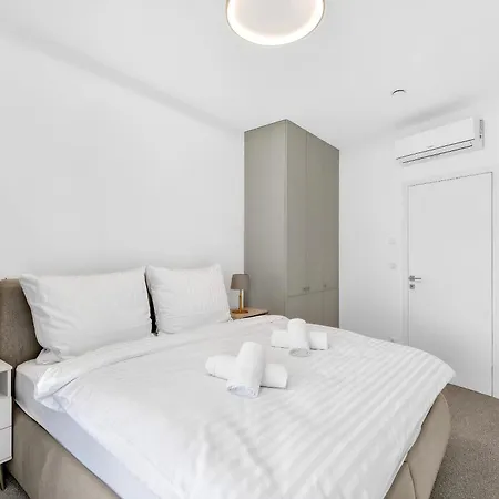 Your Paradise - Wander, Dine & Shop Appartement Bratislava