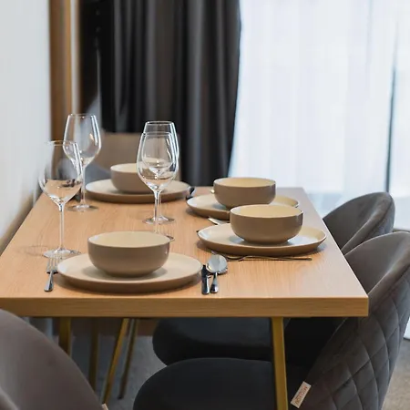 Your Paradise - Wander, Dine & Shop Appartement Bratislava